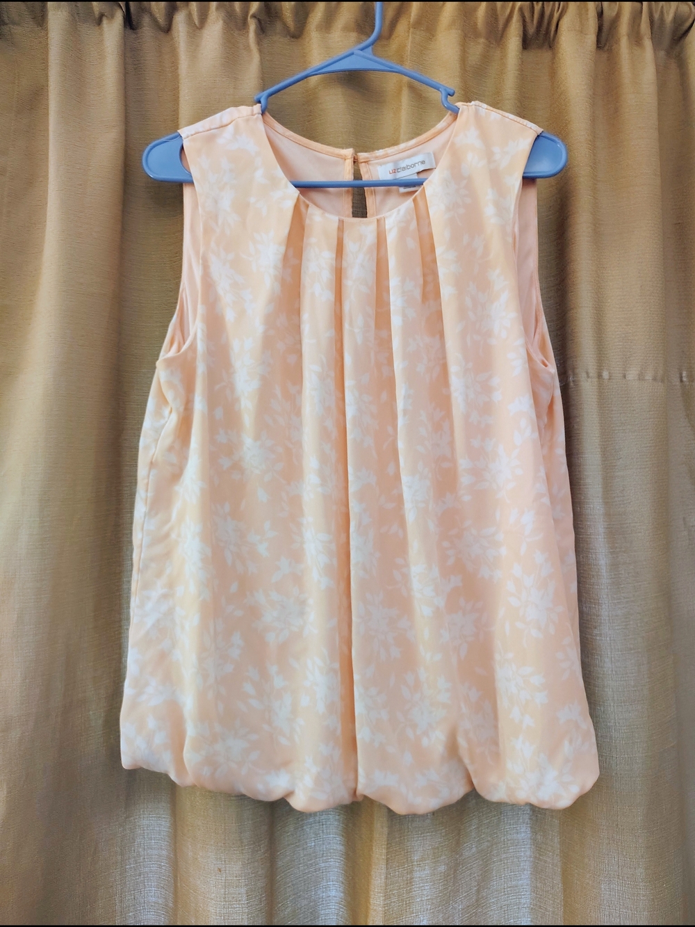 Liz Claiborne Peach and White Floral Pleated Sleeveless Camisole - Picture 1 of 4